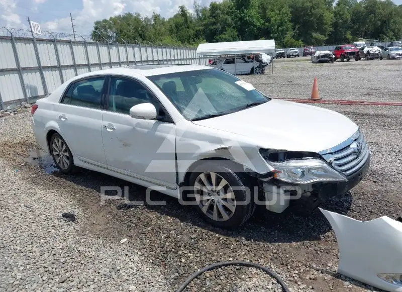 2012 Toyota AVALON фото