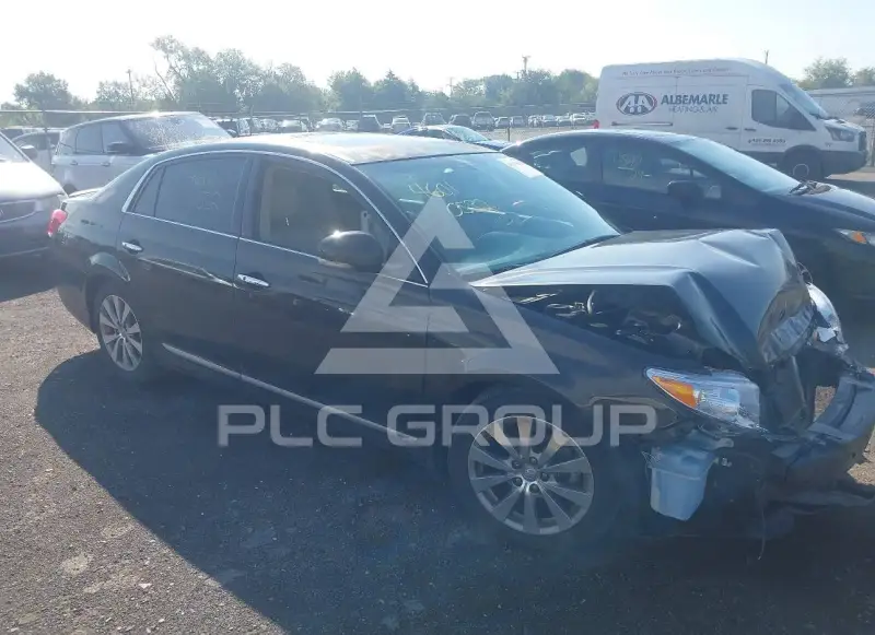 2012 Toyota AVALON фото