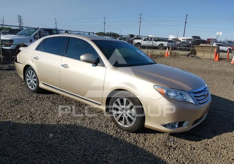 2012 Toyota AVALON photo