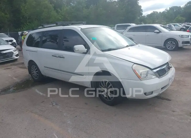 2012 KIA Sedona photo