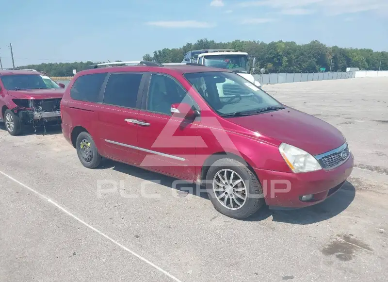 2012 KIA Sedona photo