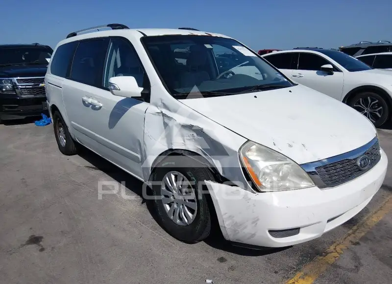 2012 KIA Sedona photo