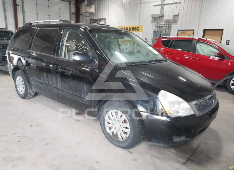 2012 KIA Sedona photo