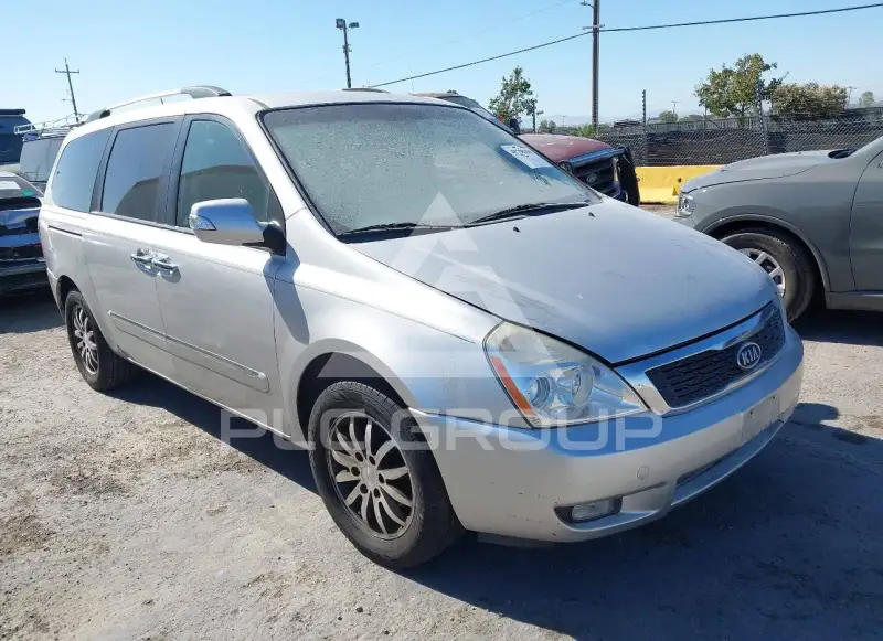 2012 KIA Sedona photo