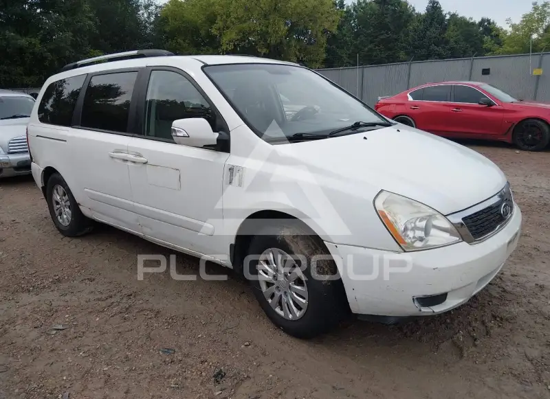 2012 KIA Sedona photo