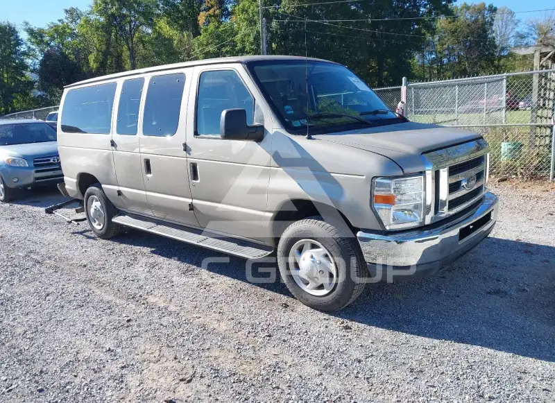 2012 Ford E-350 фото