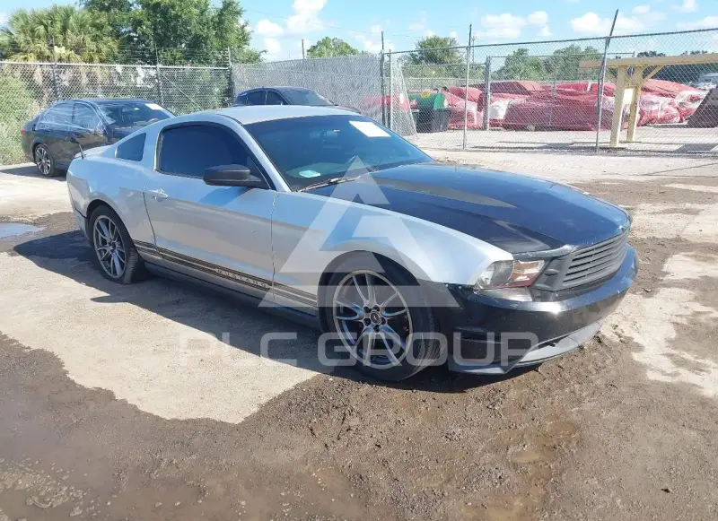 2012 Ford MUSTANG photo
