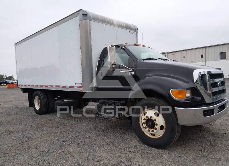 2012 Ford F-750 photo