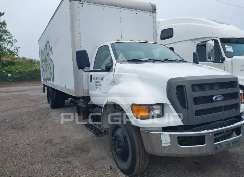 2012 Ford F-750 photo