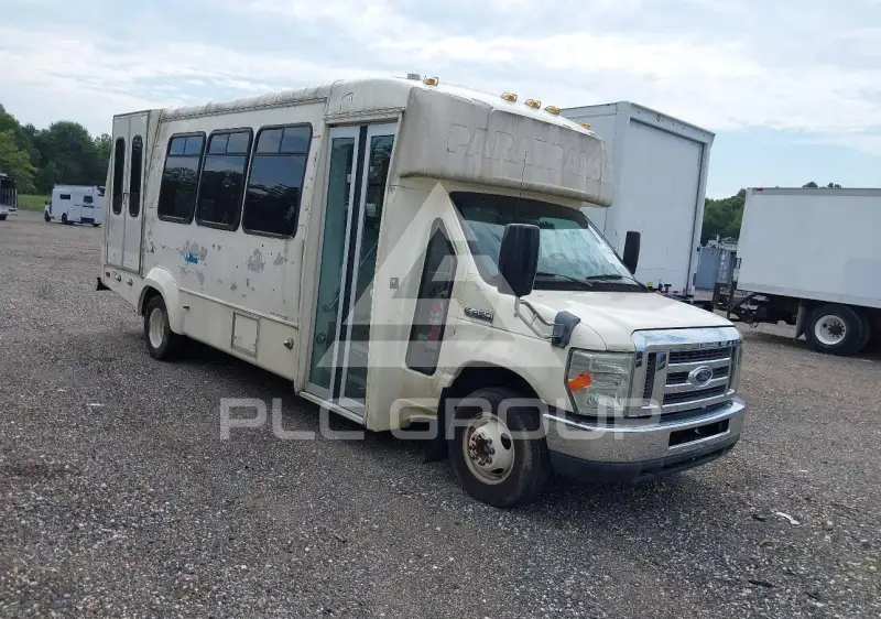 2012 Ford E-450 фото
