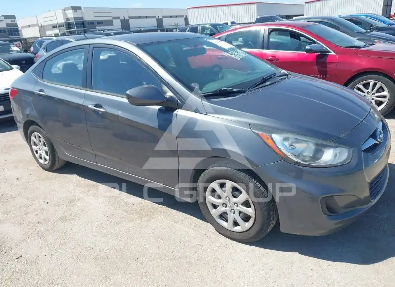 2012 Hyundai Accent photo