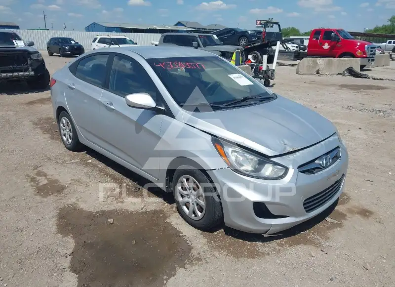 2012 Hyundai Accent photo