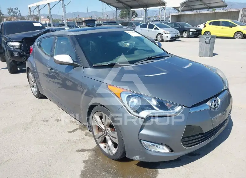 2012 Hyundai Veloster photo
