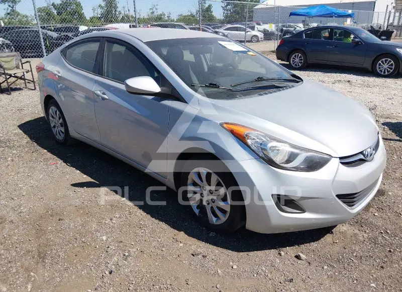 2012 Hyundai Elantra photo