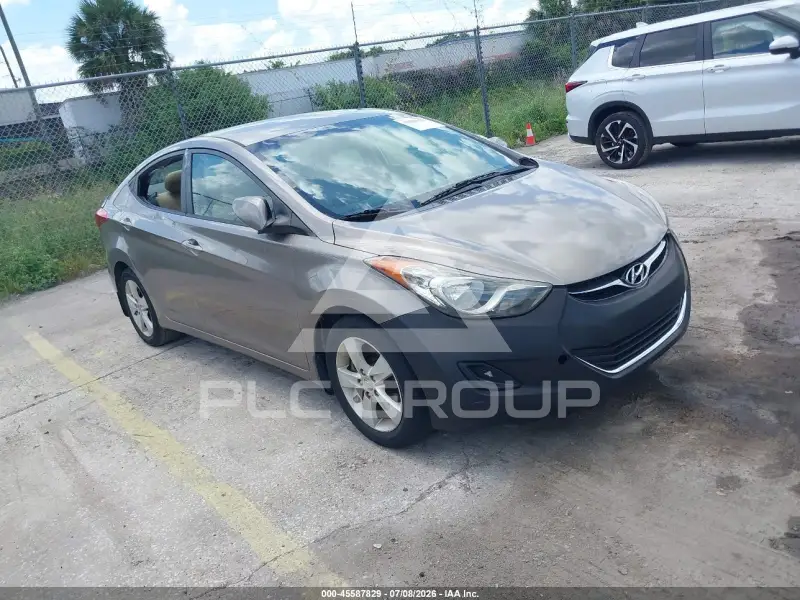 2012 Hyundai Elantra photo