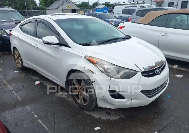 2012 Hyundai Elantra photo