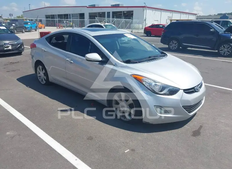 2012 Hyundai Elantra photo