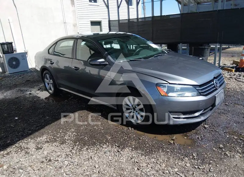 2012 Volkswagen Passat photo