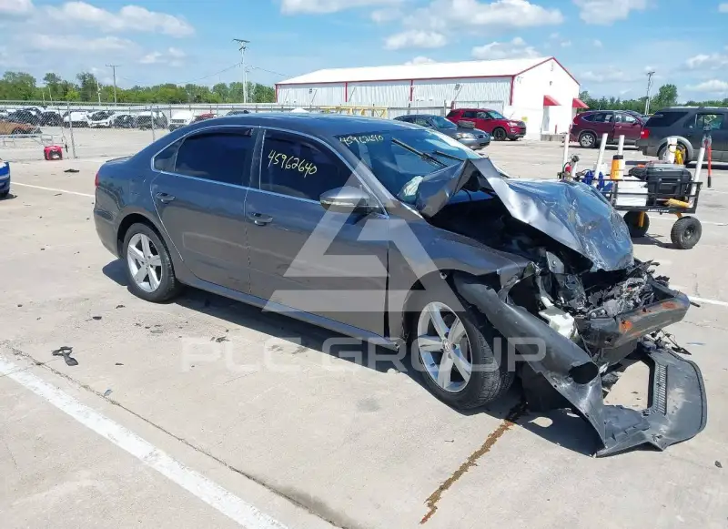 2012 Volkswagen Passat photo