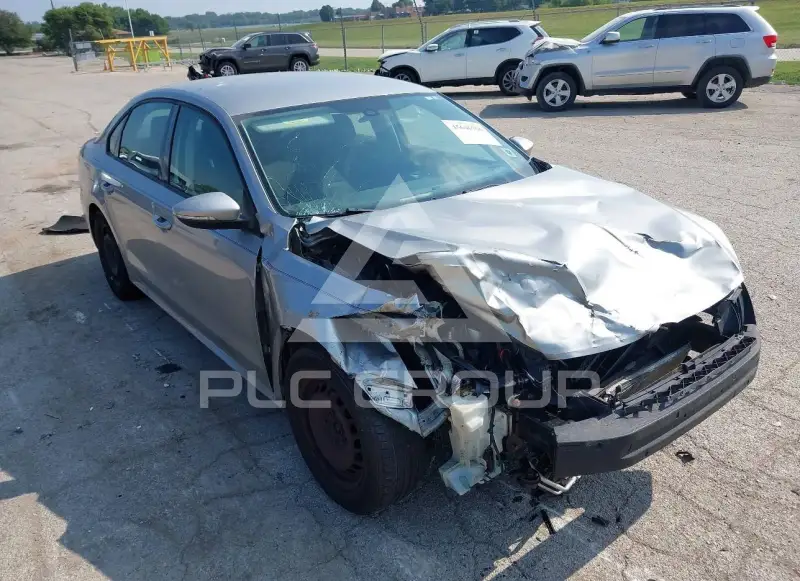 2012 Volkswagen Passat photo