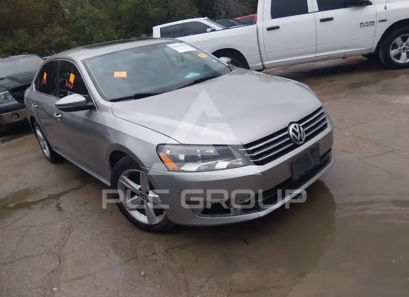 2012 Volkswagen Passat photo