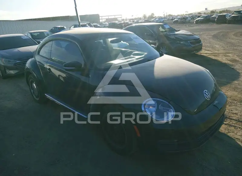 2012 Volkswagen BEETLE photo