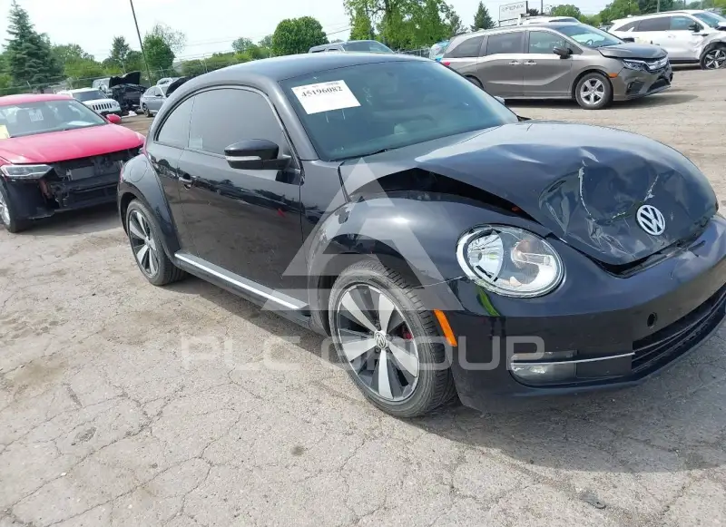 2012 Volkswagen BEETLE фото
