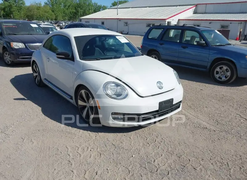 2012 Volkswagen BEETLE photo