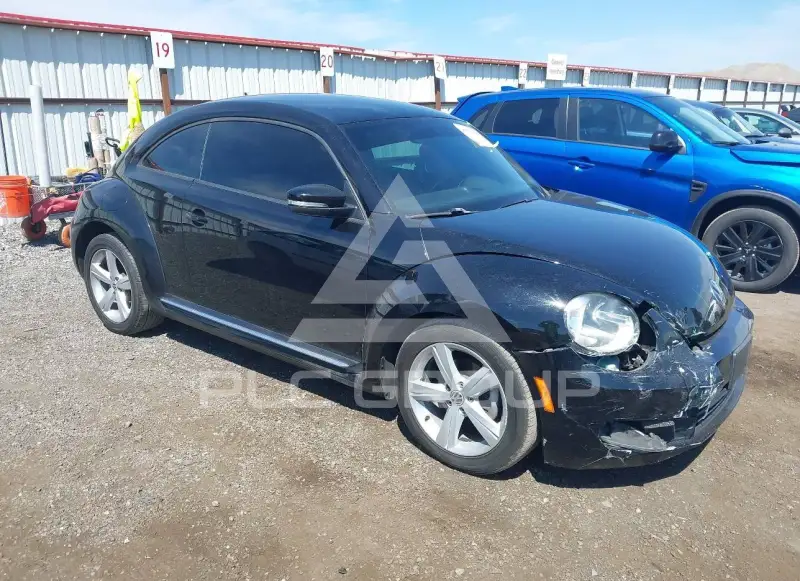 2012 Volkswagen BEETLE фото