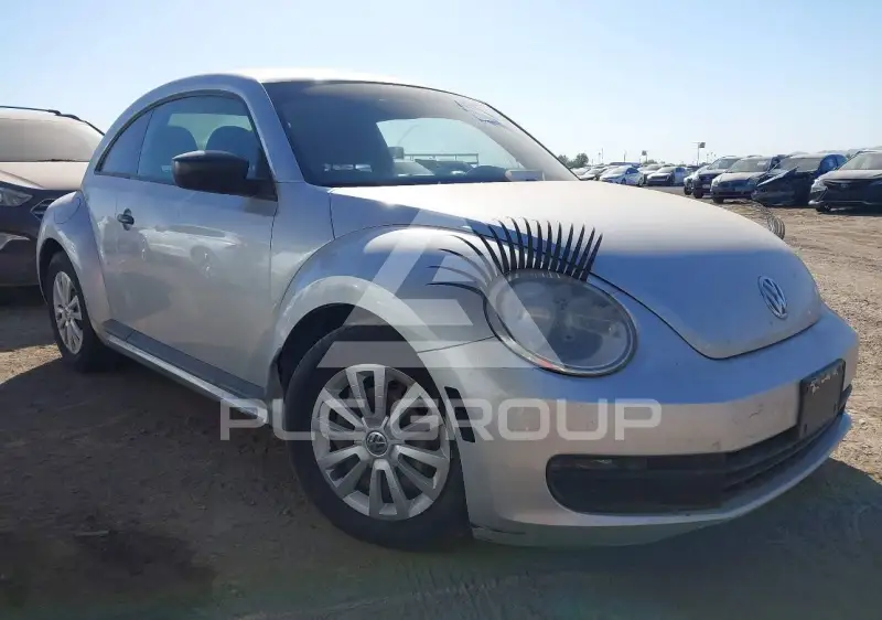 2012 Volkswagen BEETLE photo