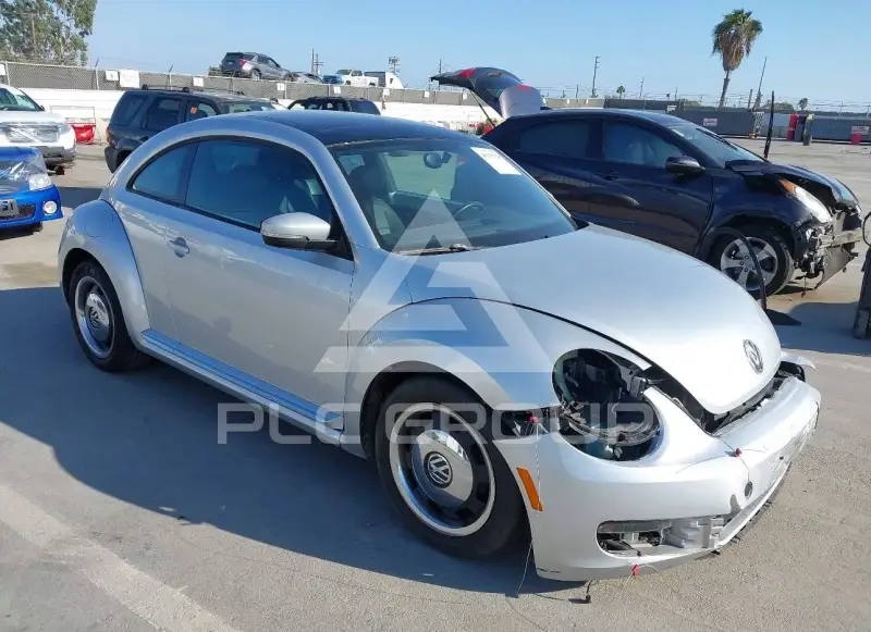 2012 Volkswagen BEETLE photo