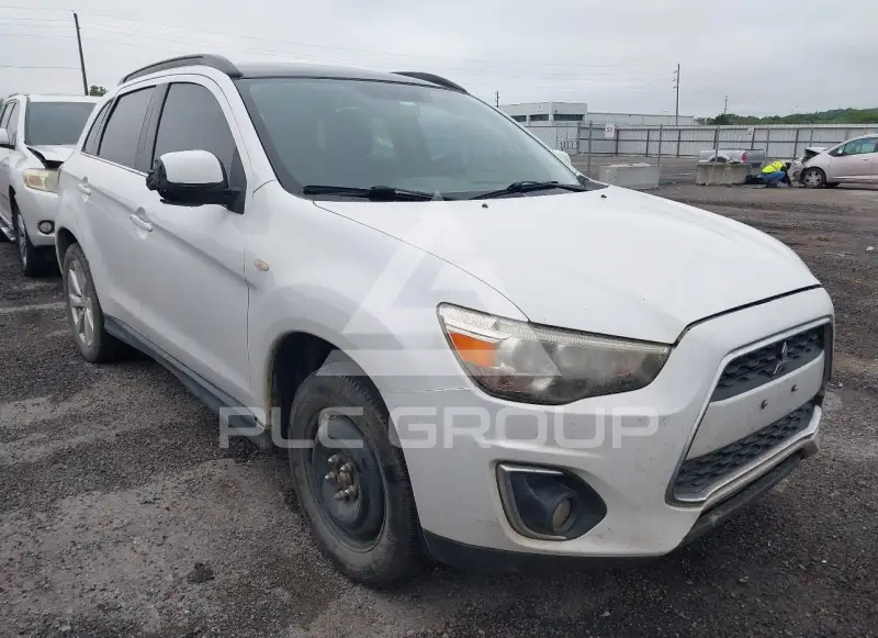 2013 Mitsubishi OUTLANDER фото