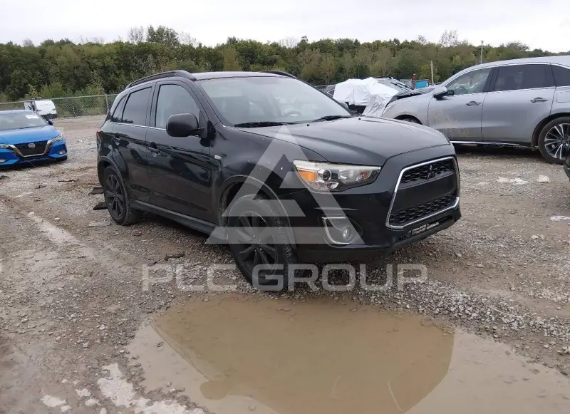 2013 Mitsubishi OUTLANDER photo