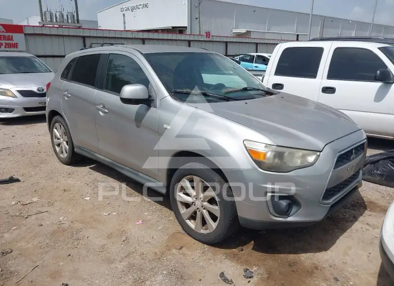 2013 Mitsubishi OUTLANDER фото