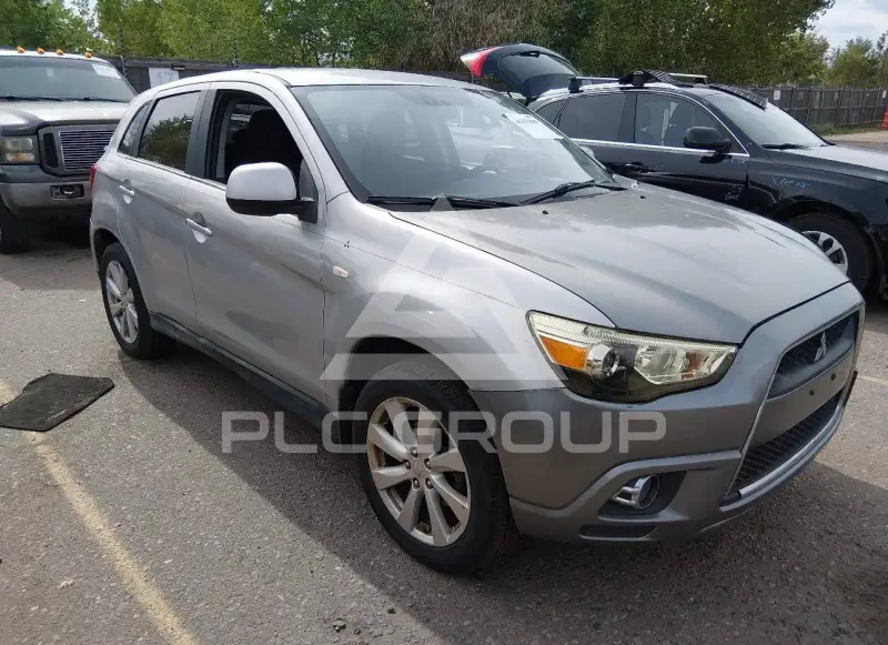 2013 Mitsubishi OUTLANDER фото