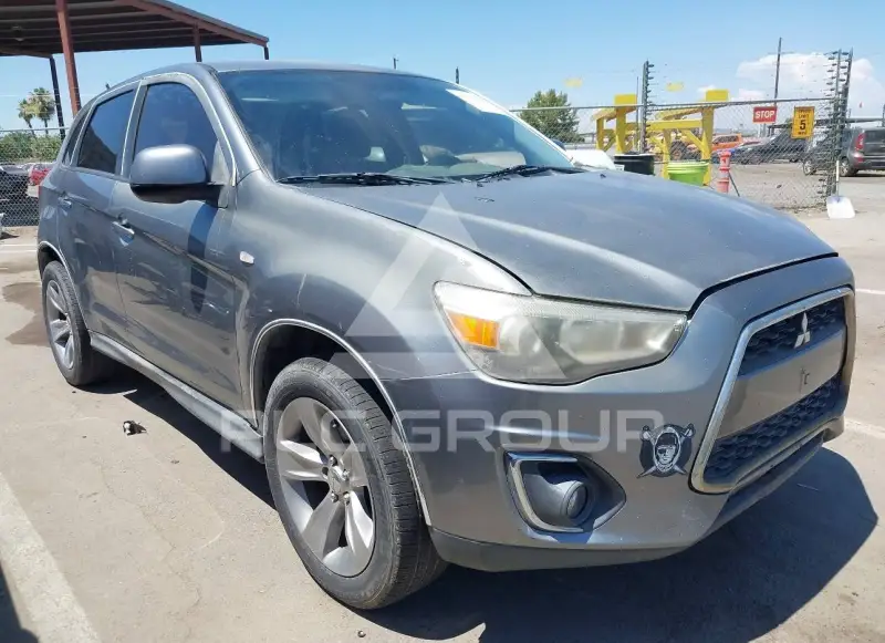2013 Mitsubishi OUTLANDER photo