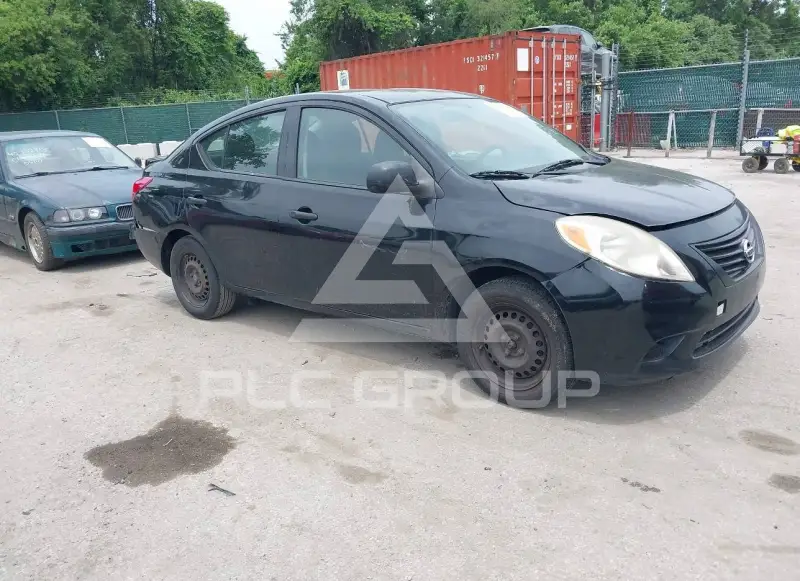 2013 Nissan VERSA фото