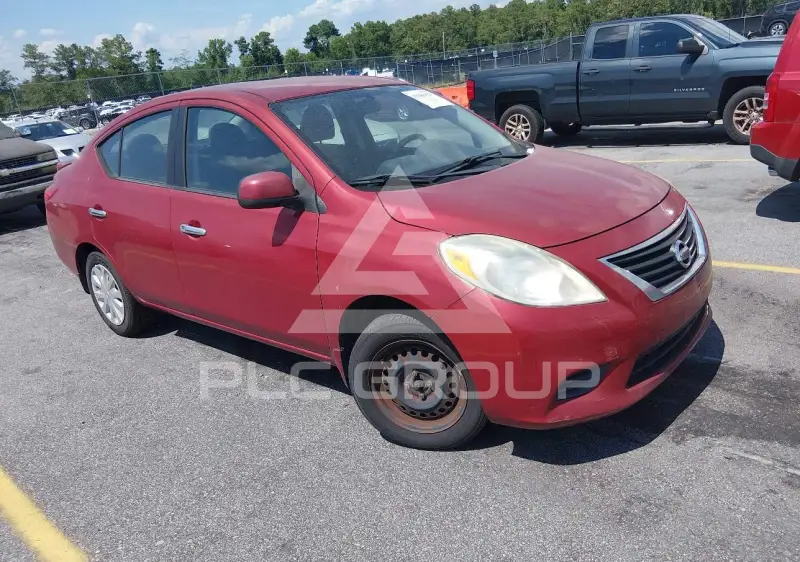 2013 Nissan VERSA фото