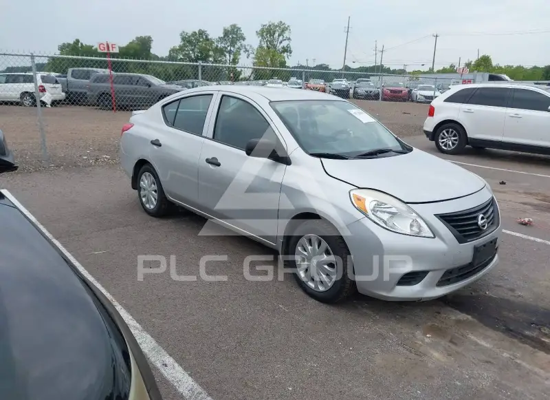 2013 Nissan VERSA фото