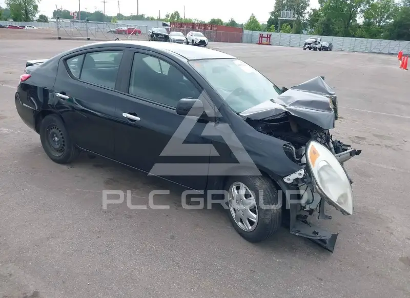 2013 Nissan VERSA фото