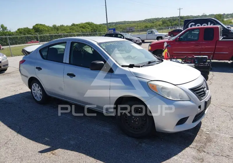 2013 Nissan VERSA фото