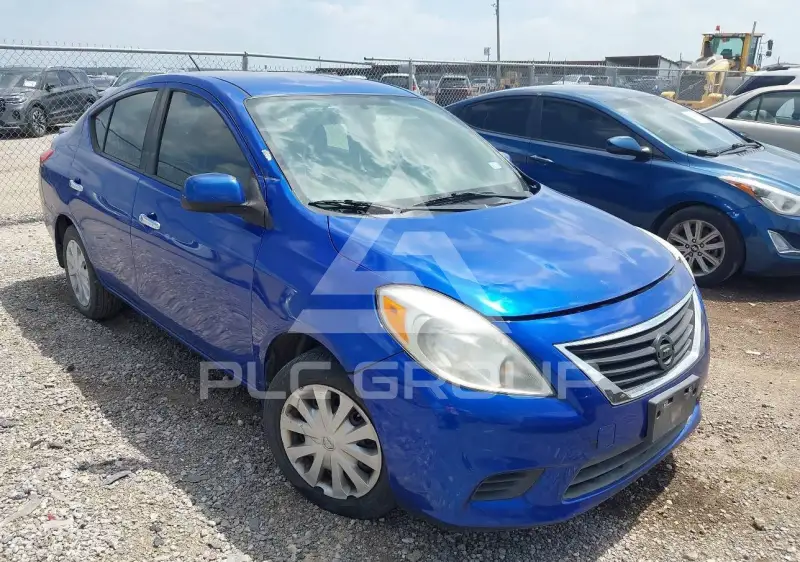 2013 Nissan VERSA фото