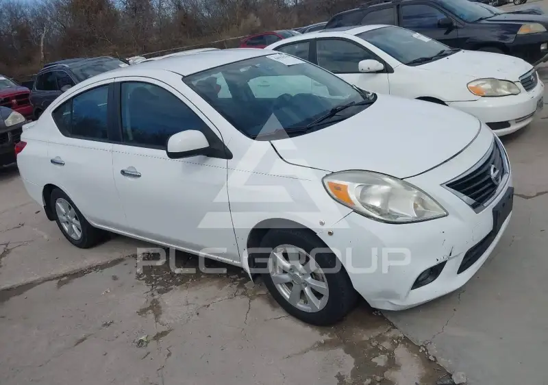 2013 Nissan VERSA photo
