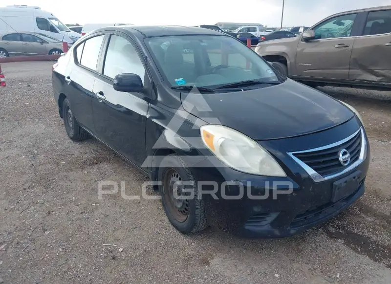 2013 Nissan VERSA photo