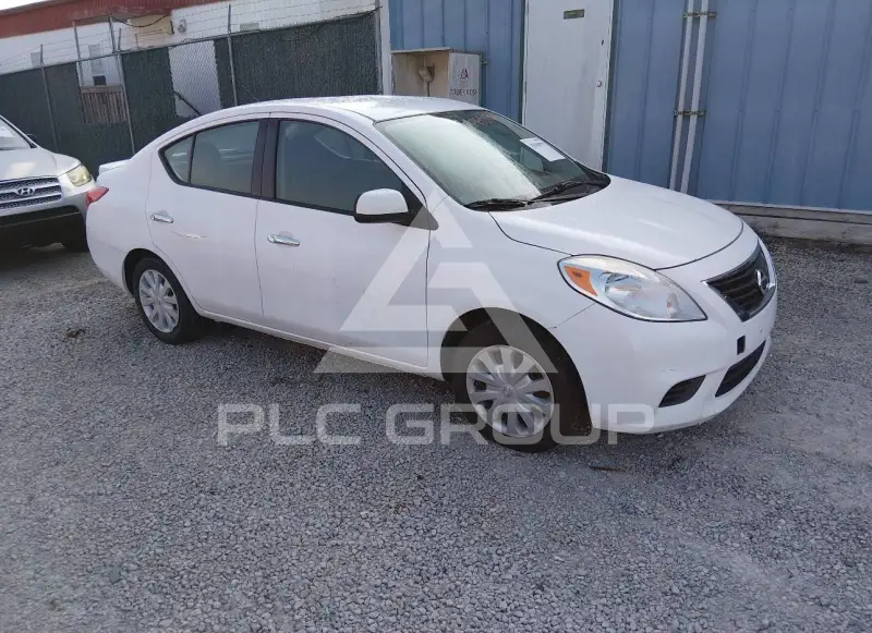 2013 Nissan VERSA фото