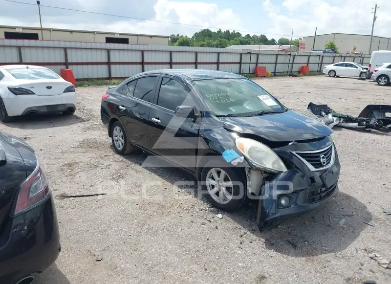 2013 Nissan VERSA photo