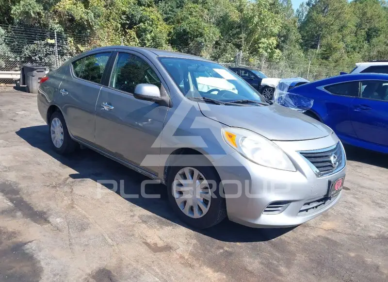 2013 Nissan VERSA фото