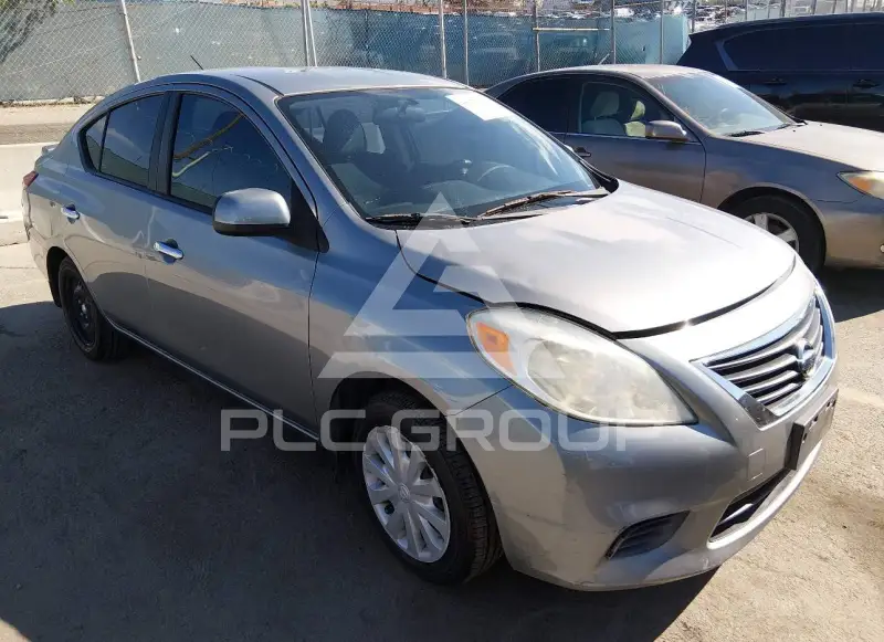 2013 Nissan VERSA фото