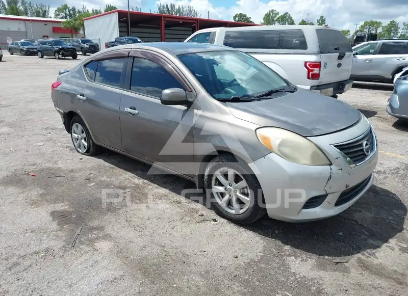 2013 Nissan VERSA фото