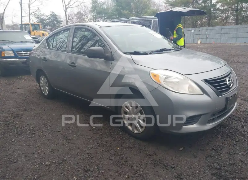 2013 Nissan VERSA фото